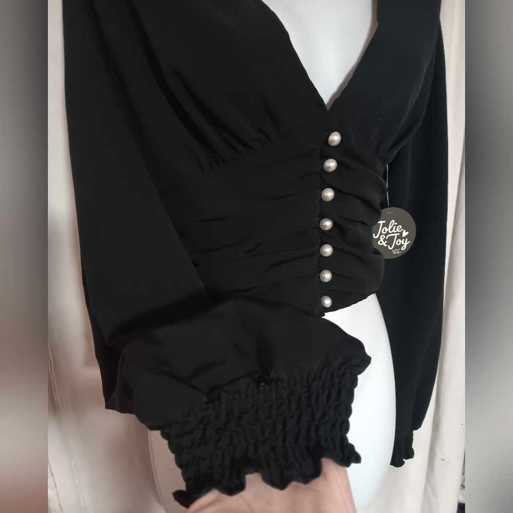 NWT Jolie and Joy Beautiful Button up Cropped Balloon Sleeve Blouse